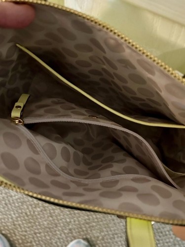 Kate Spade Crossbody Very Pretty, Very Good Condition, L@@K - Picture 4 of 5