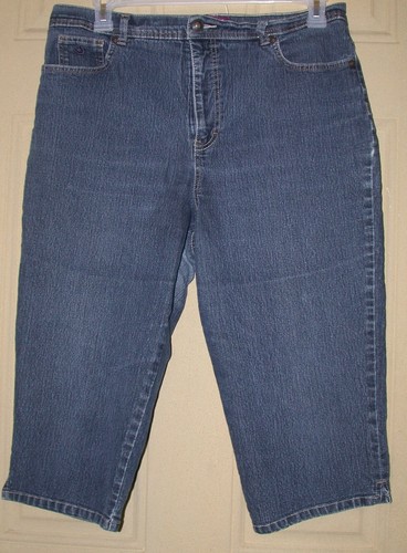 Gloria Vanderbilt Woman Capris ~ Denim 