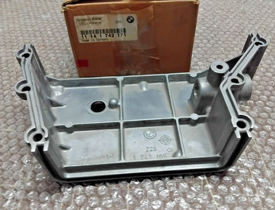 ORIGINAL BMW E31 E38 E39 M62 Left Upper Bank  Timing Chain Cover 11141742171