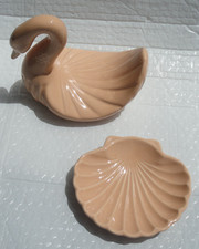 Vintage MCM Ceramic Swan Hand Towel Wash Cloth Holder  Soap Dish Pink Bathroom