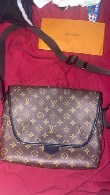 LOUIS VUITTON ルイヴィトン　マグネティックメッセンジャー Louis Vuitton magnetic Messenger Bag | eBay