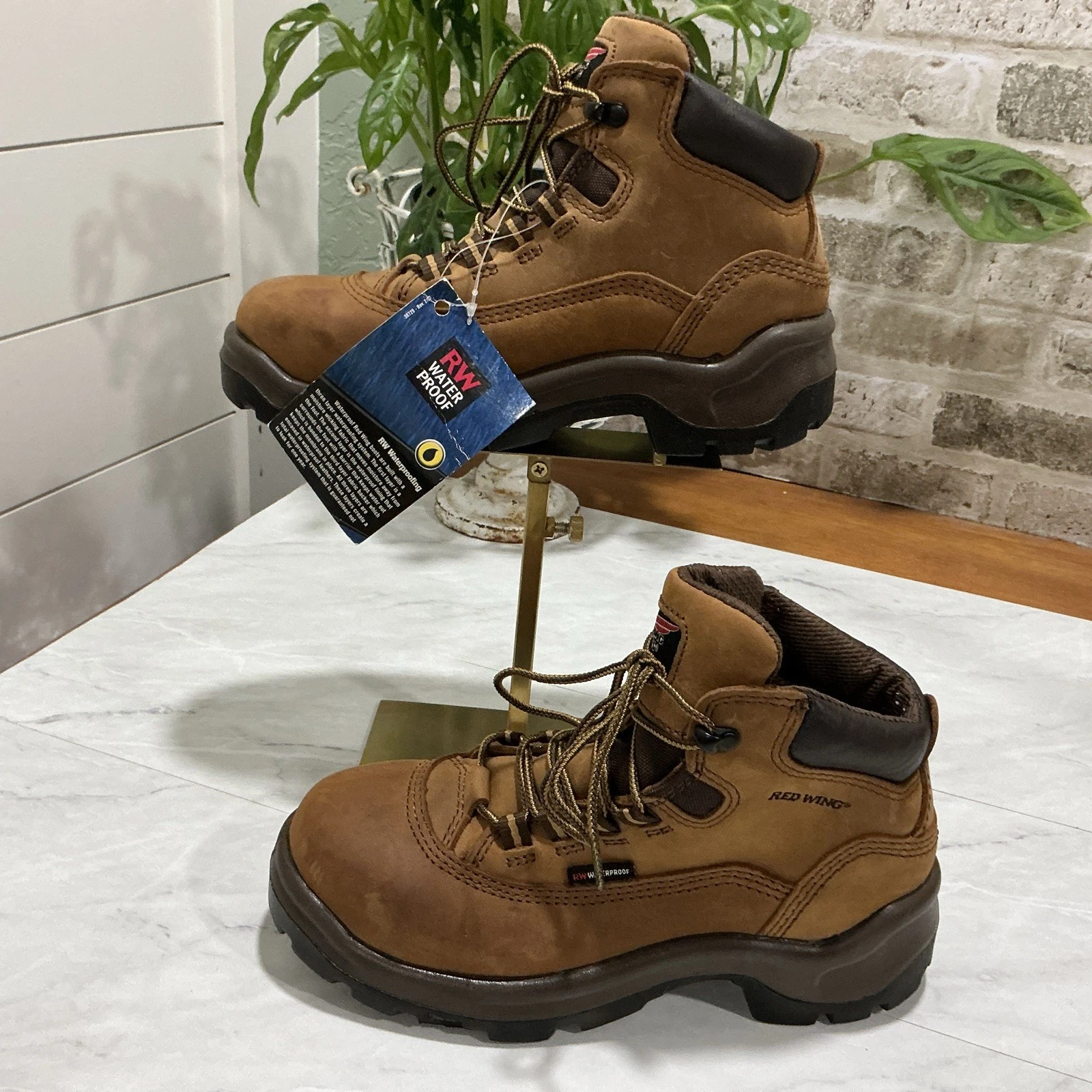 Red Wing Women’s 2327 Waterproof Leather Work Boots Size: 6.5 Steel Toe **READ