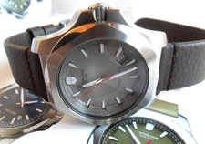 44 mm S/S Men's Victorinox INOX Swiss Army 200 Meter Quartz Diver Watch 241738