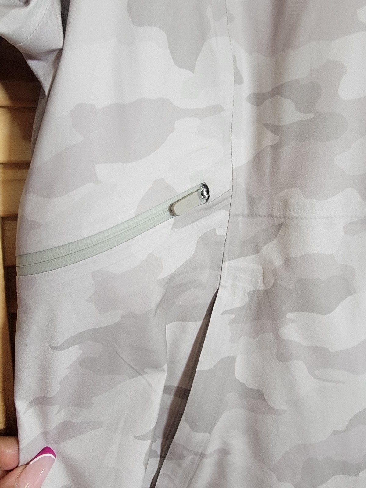 Lululemon Break A Trail Jacket Heritage 365 Camo Preloved Size 12 White Opal image 10