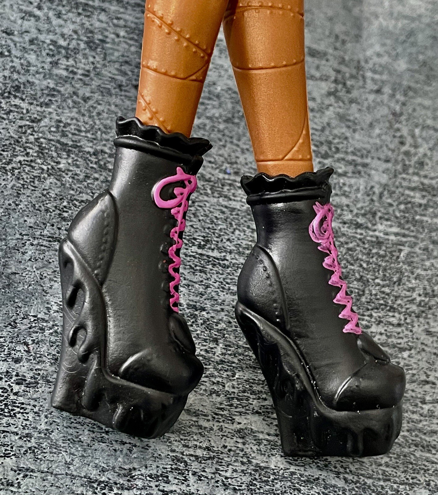 Monster High Party Hair Draculaura Black Platform Heel Doll Ankle Boots  Shoes | eBay