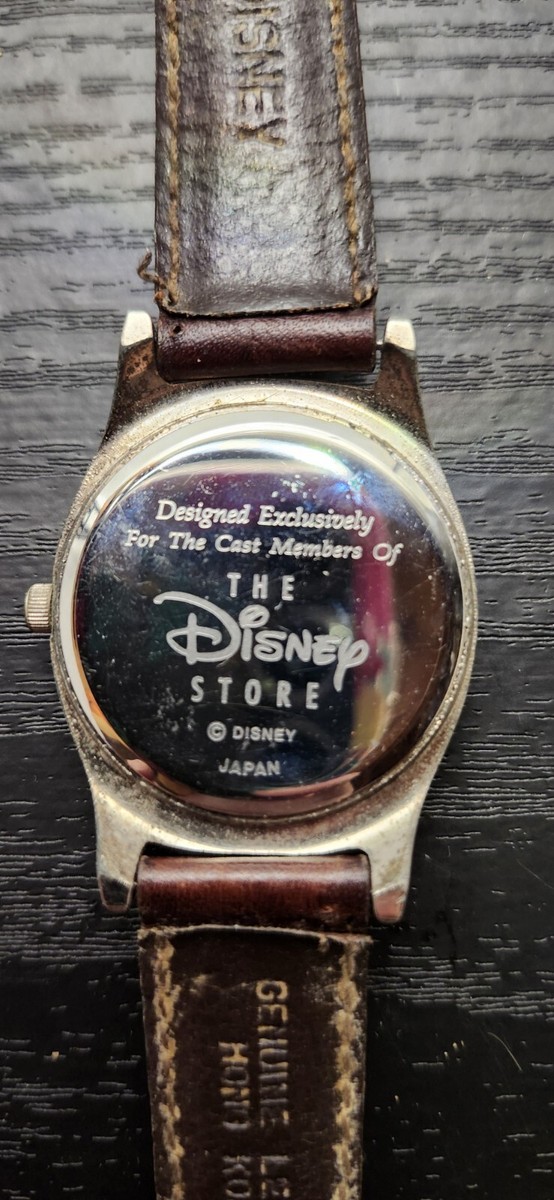 The Disney Store Vintage Cast Member Mickey & The Gang Watch  display picture 2