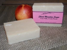 Goat Milk Soap Homemade / Handmade Moisturizing - 4 oz bar  - Fresh Peach