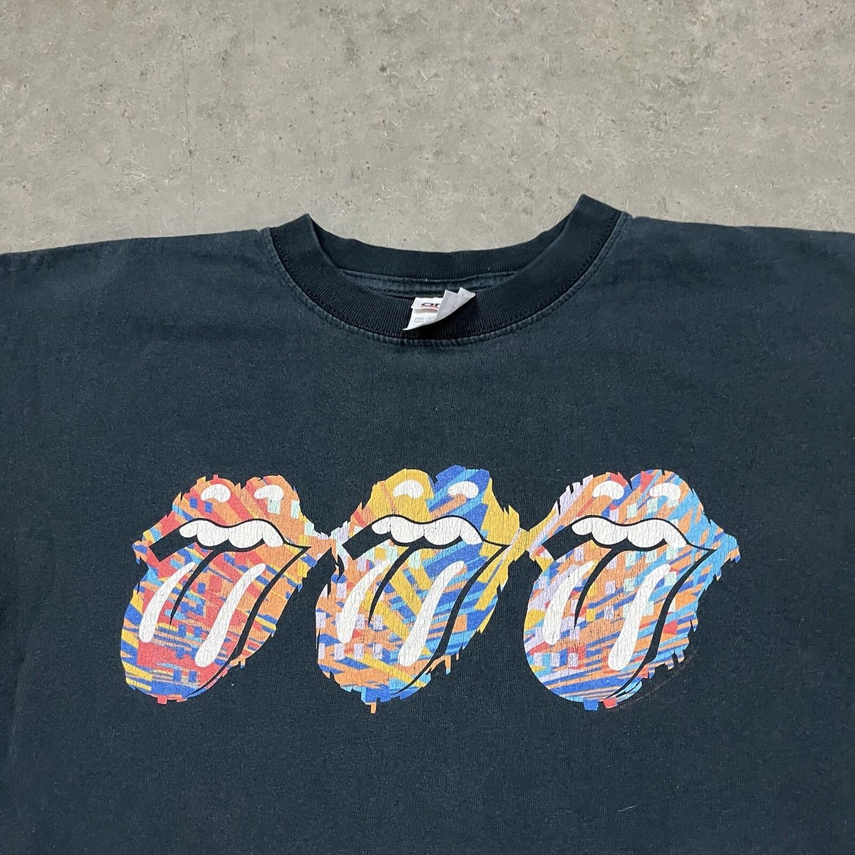 Vintage Y2K Rolling Stones Tour Faded Graphic Band Tee T
