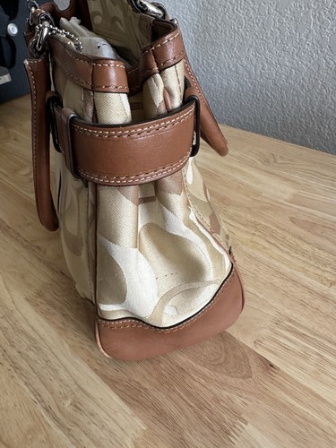 COACH Signature Collection Khaki Leather Purse - Picture 7 of 8