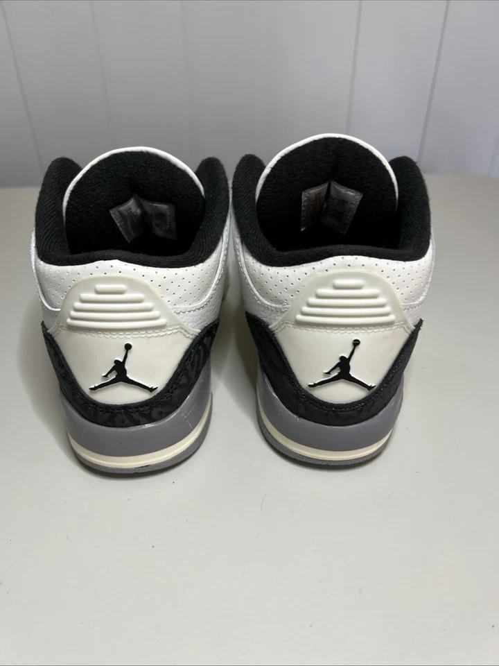 Talla 3Y (PS) - Jordan 3 Retro Gris Cemento Foto 4 de 4