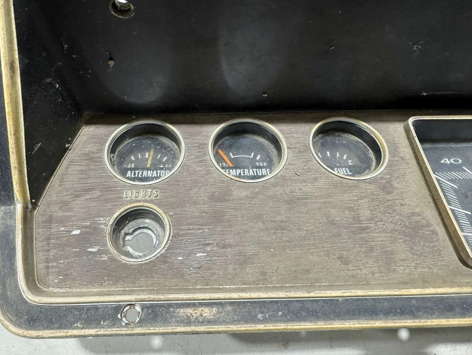Plymouth Valiant 340 Duster 71 Dodge Demon 1970-71 cuadro de instrumentos medidores 120 Foto 3 de 4
