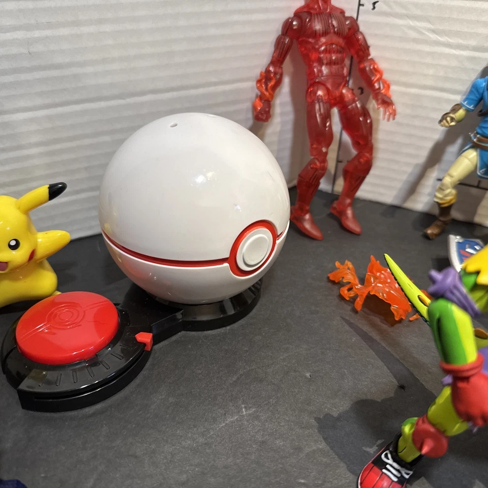 Lote de figuras de acción mixtas TMNT DC Pokemon Marvel Lost In Space Rick & Morty Etc Foto 3 de 4