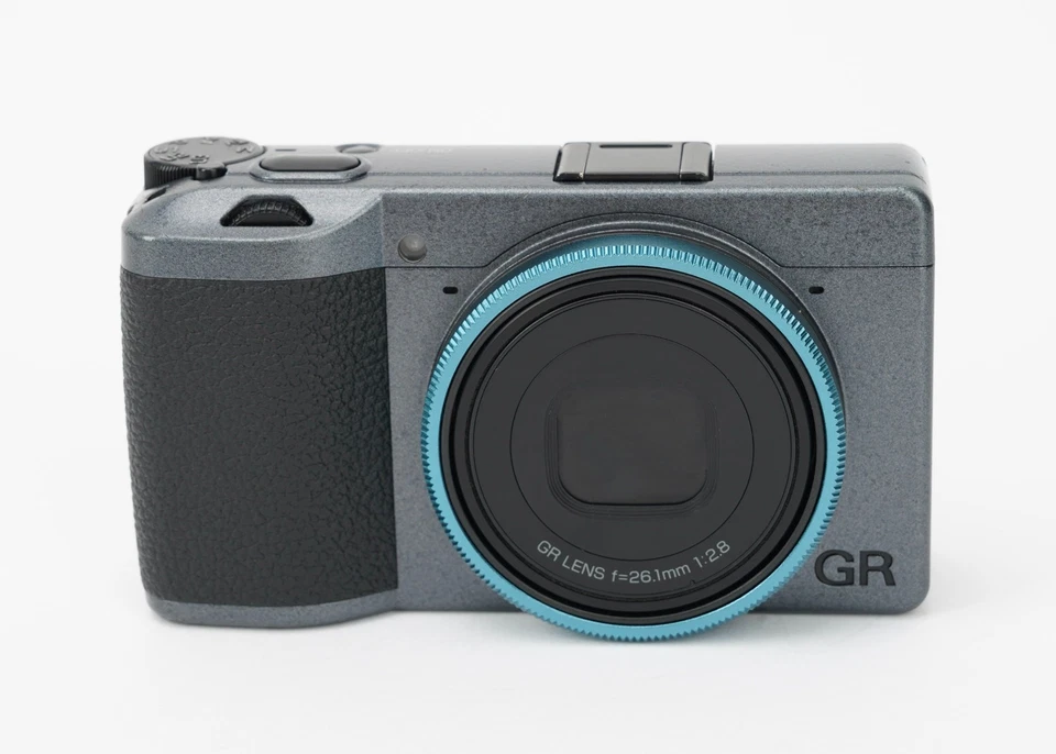 Ricoh GR IIIx Urban Edition Digital Camera (Grey) 24.2MP APS-C, 20240 Shutter - Image 2 of 4