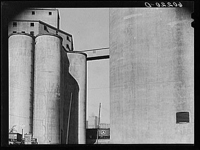 Photo:Grain elevators of Washburn-Crosby Company. Minneapolis, Minnesota