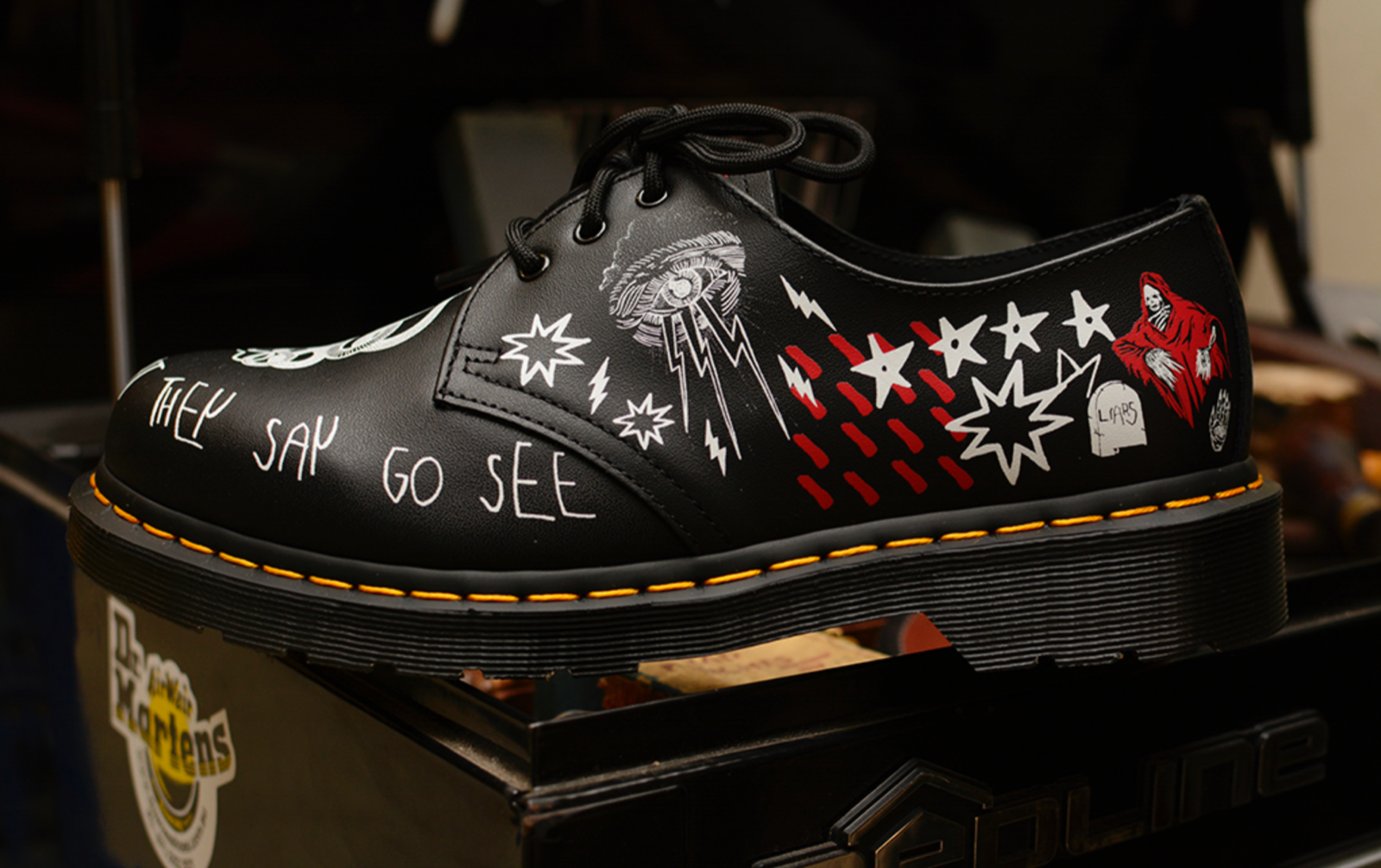 DR. MARTENS 1461 REBEL LEATHER CHAOS 