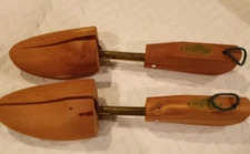 Pair of Woodlore Cedar Shoe Trees Medium Made in  USA (63A)