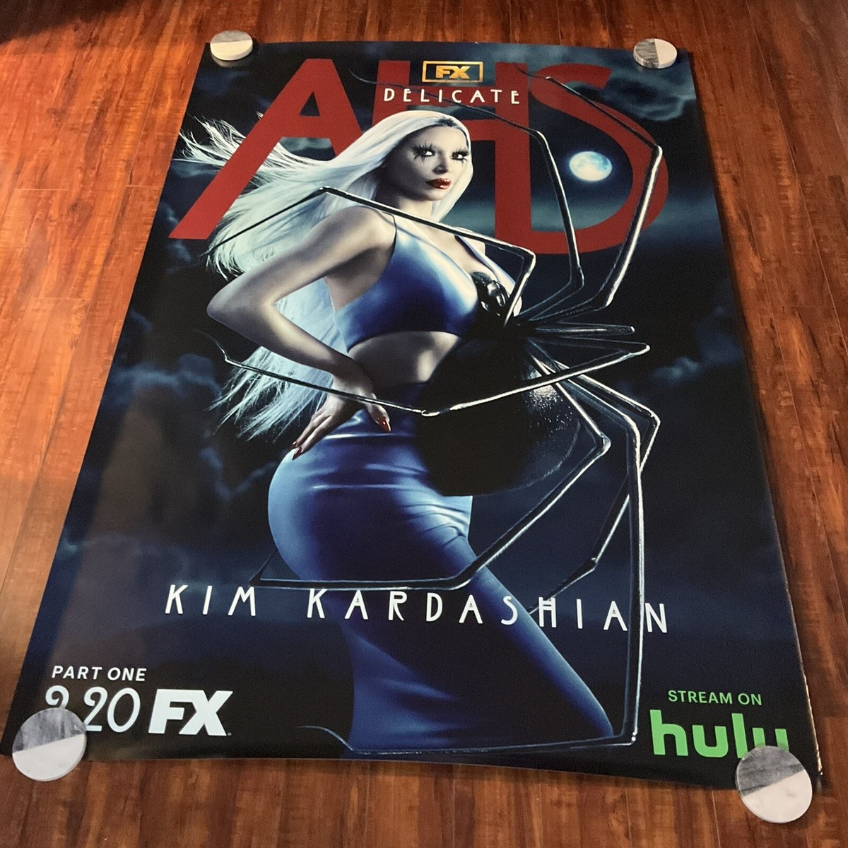 AmericanHS:Delicate*Kim Kardashian Season 12 Bus Stop