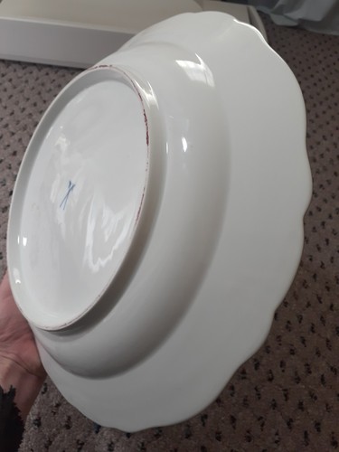 Meissen Court Red Dragon 13.75 Inch Round Platter - Picture 15 of 17