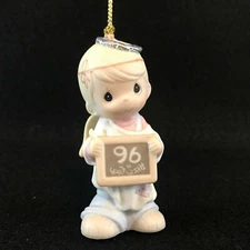 Precious Moments 1996 Peace on Earth - Anyway 183369 Ornament