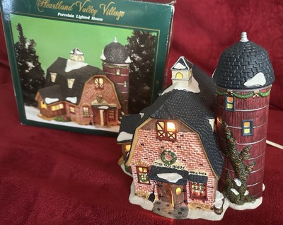 CHRISTMAS VILLAGE The Old Barn Lighted SILO BARN FARM STORE Noel Cow Horse Barn