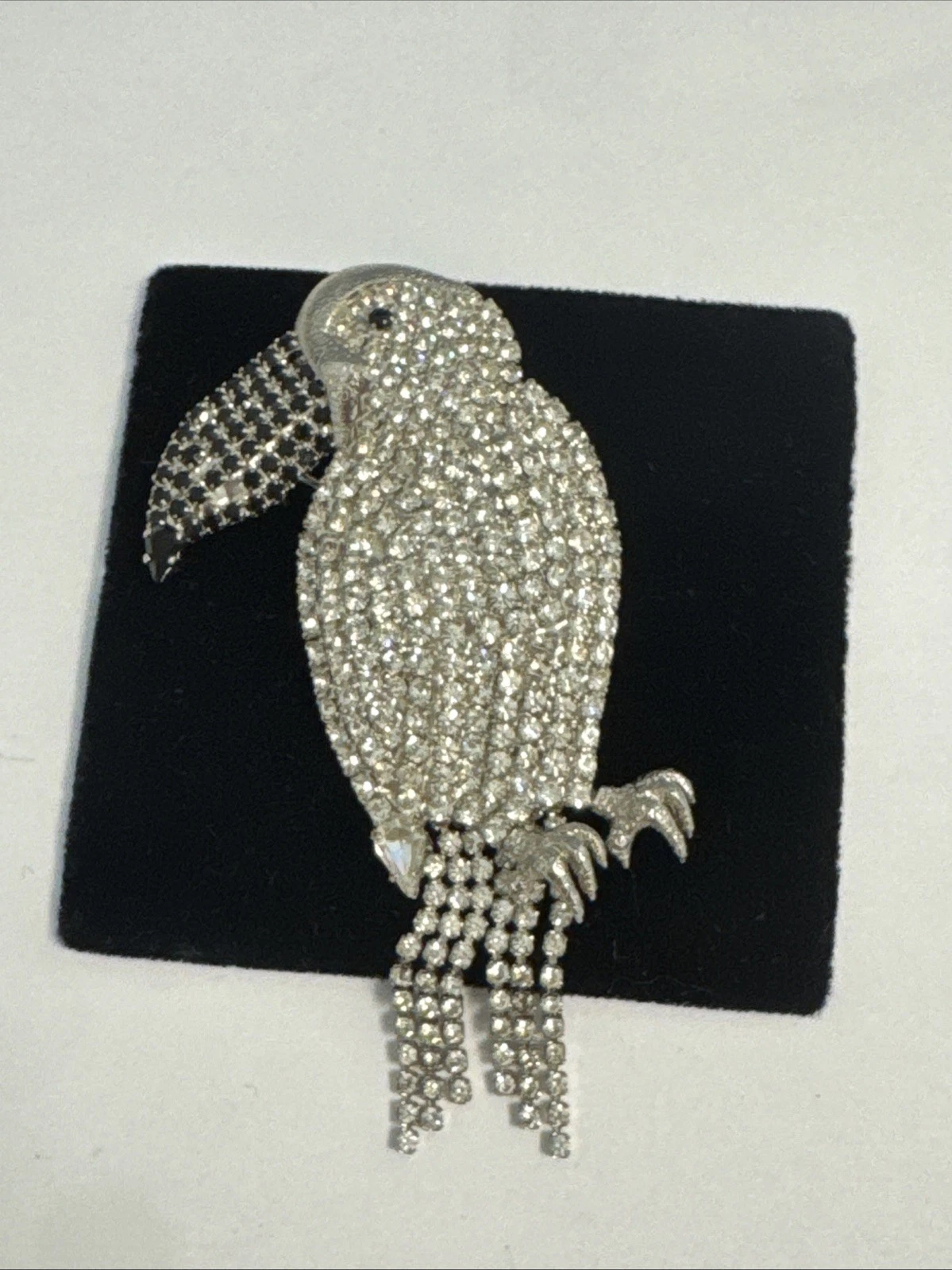 Bijoux Fantaisie Broche Toucan Argenté Avec Strass Noir Et Blanc