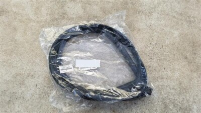 maromiki　0430 Amazon.com: Genuine Toyota 67861-0C030 Door Weatherstrip