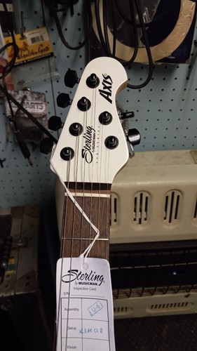 STERLING by MusicMan AXIS-GET YOUR EDDIE ON-BONUS WITH EXTRAS-FORTMADISONGUITARS - Picture 3 of 6