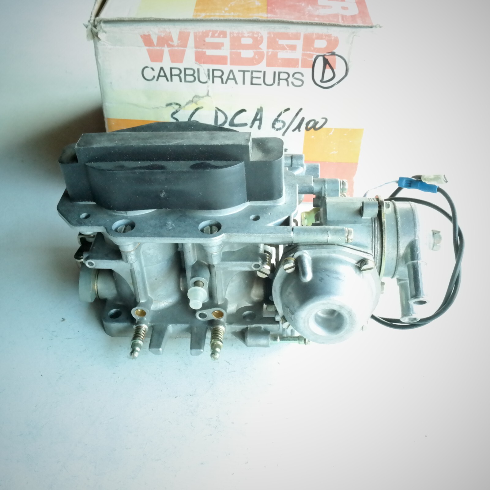 Redécouvrez la Simca Talbot Solara SX avec ce carburateur Weber 36 DCA d'époque neuf