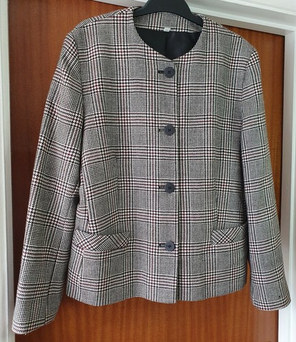 Womens size 14 Tweed jacket - The 