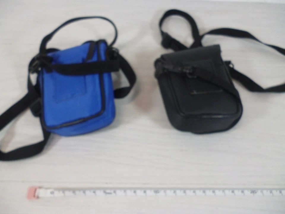 BLACK and Blue COMPACT DIGITAL CAMERA BAG HARDLY USED x2 - Image 2 of 2