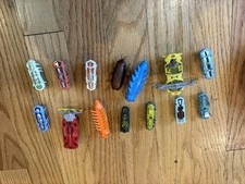 14 hex bugs nanos and a rather large amount of tubes, tracks, hex plates etc.