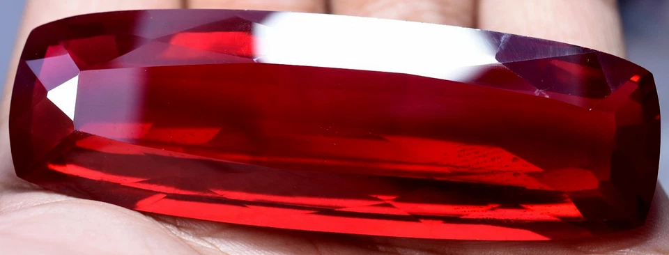 Piedra preciosa suelta natural 220,85 quilates rubí rojo sangre Mozambique certificado GGL Foto 3 de 4