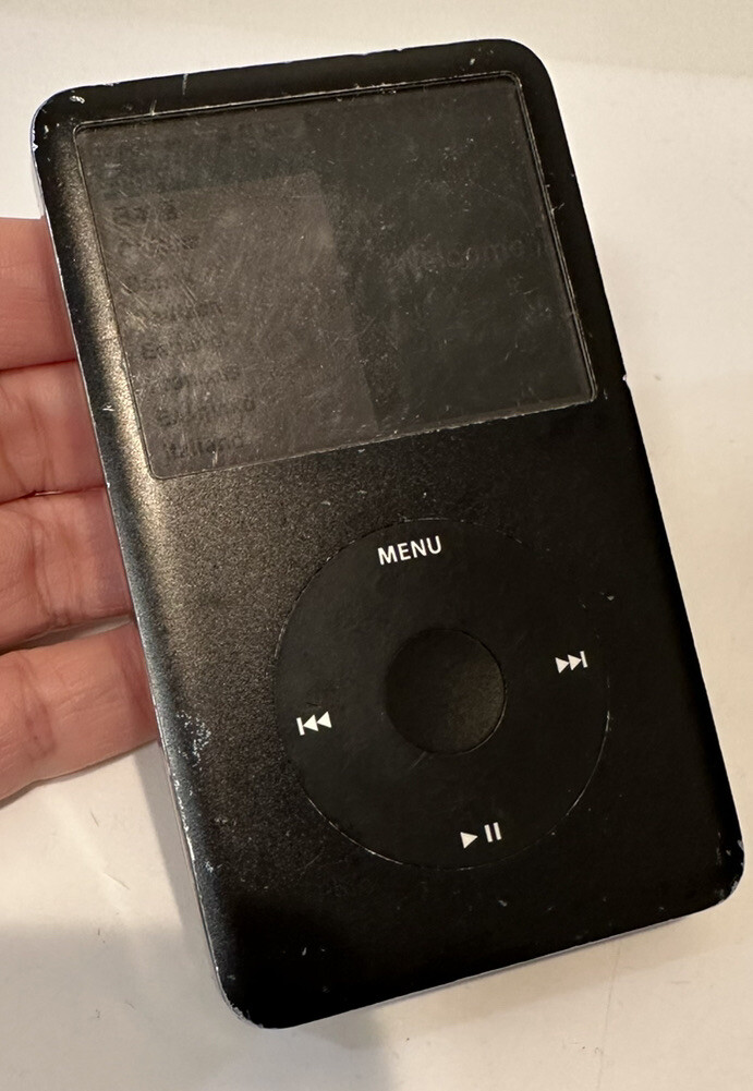 Apple iPod classic 6th Generation Black (160 GB) 15000+