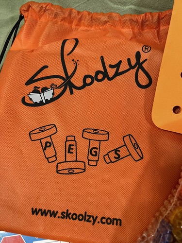 New SKOOLZY Pegboard Nuts And Bolts Shapes Set For Teaching - Picture 4 of 5