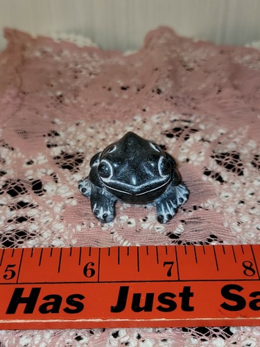 VTG Small Pearlite Frog Figurine Stonecraft Carved Bullfrog Canada Black/White - Picture 2 of 7