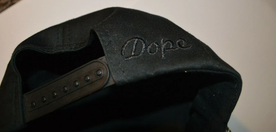 SELLADO Unisex Pelo de Poni Droga Tachonado Snapback Sombrero (Raro) Lunares Negros Usado Foto 2 de 4