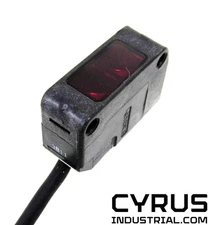 Keyence PZ2-61 Square retro-reflective Cable Type, NPN