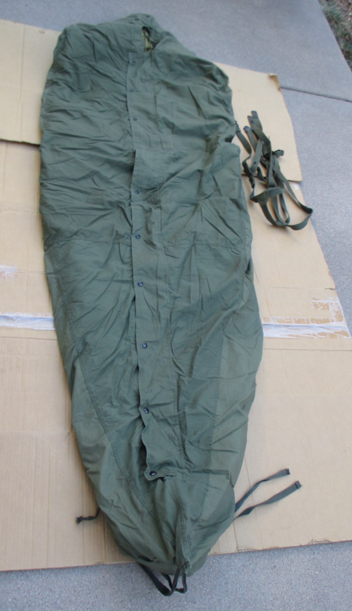 Vintage 1976 US Army Mountain M-1949 Type I Feather Filled Regular
