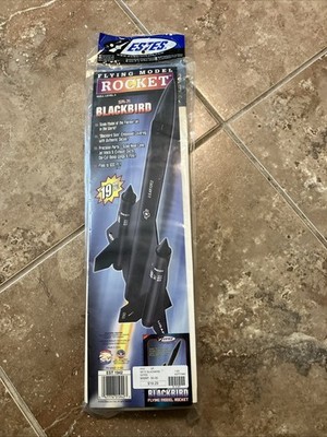 Vintage ESTES SR-71 Blackbird Flying Model Rocket Kit #1942 Skill Level 3