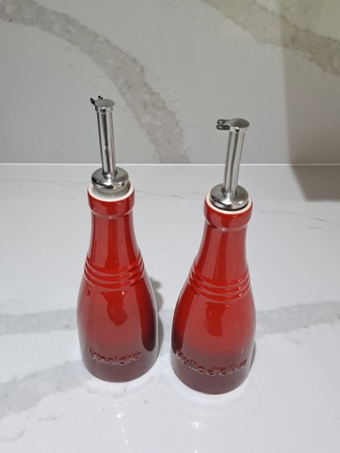 Le Creuset Stoneware Oil & Vinegar Pourer Set Red Used Condition - Picture 4 of 14