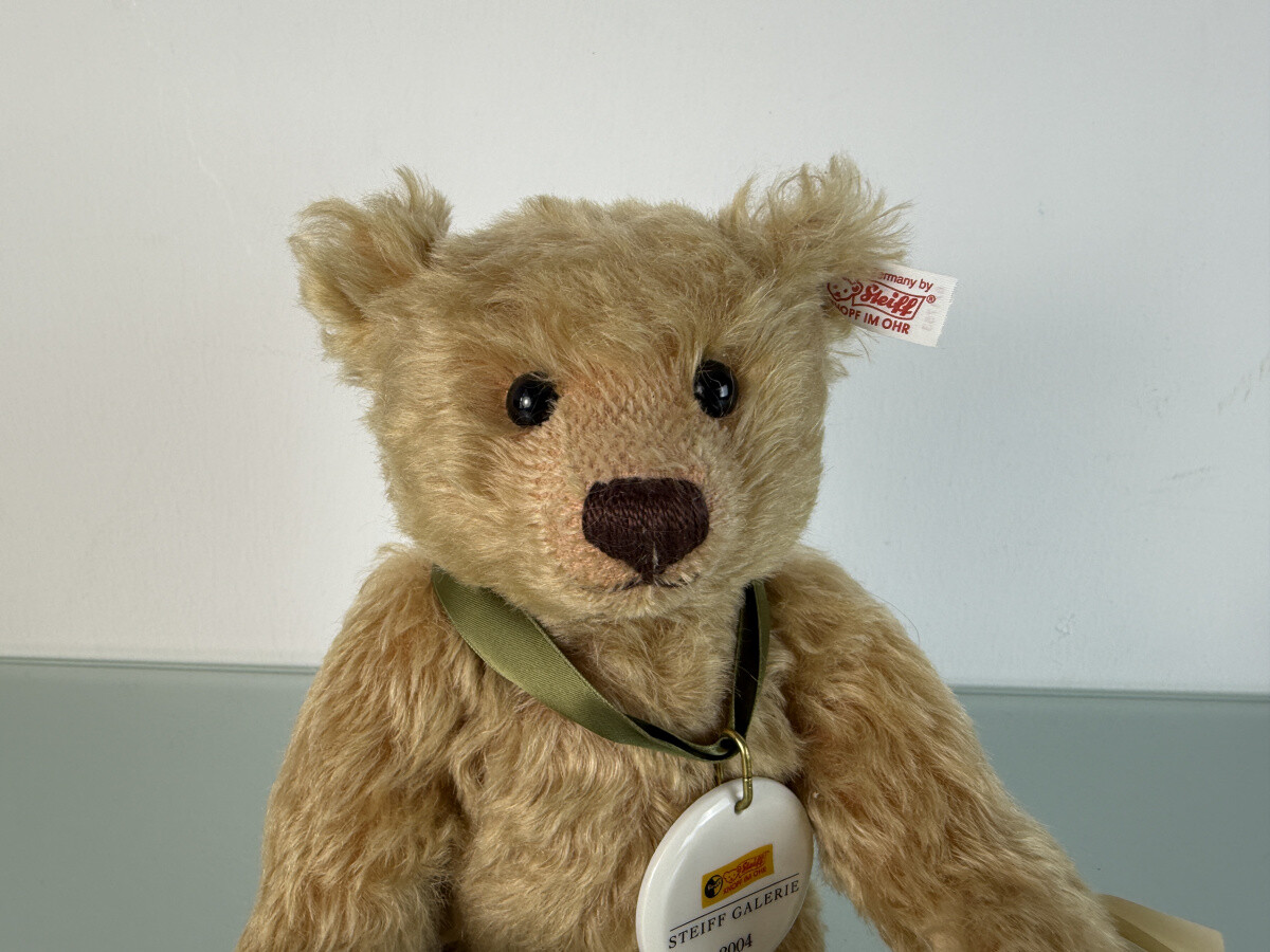 Steiff Animal 671753 Teddy Bear 2004 Gallery Bear 30cm. Excellent