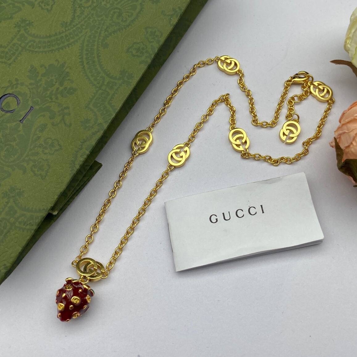 累積売上総額第１位【GUCCI★グッチ】NECKLACE WITH STRAWBERRY GUCCI Strawberry logo Pendant Necklace limited edition | eBay