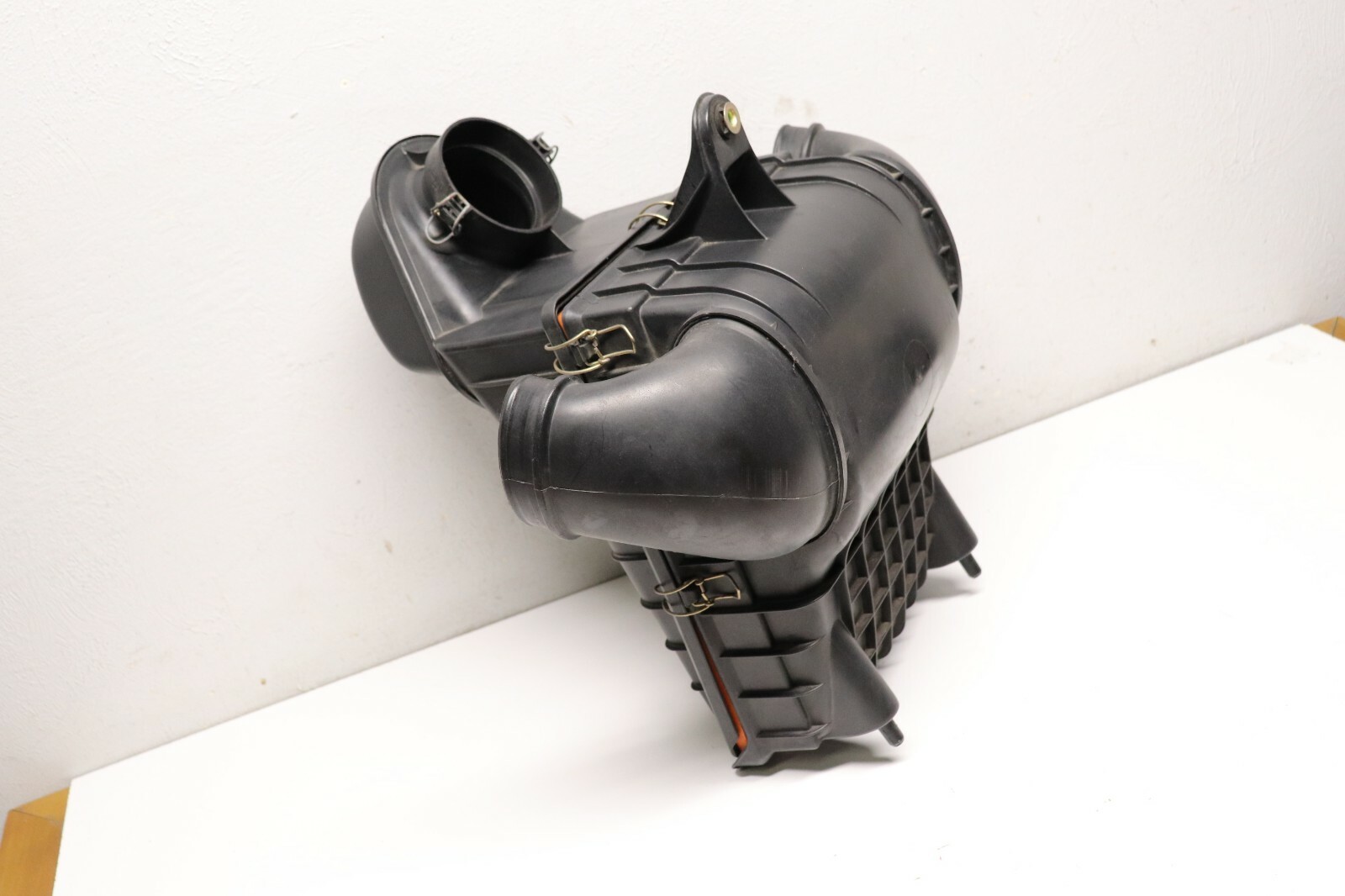 P20492 2003-2008 Maserati Quattroporte M139 Air Intake Cleaner Filter Box 4.2L 