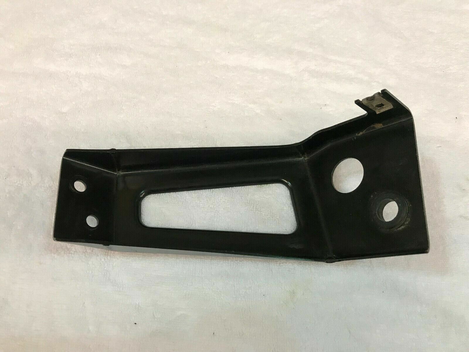 MCLAREN MP4-12C BRACKET OEM 11L0091CP