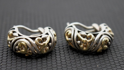 Gabrielle Bruni Sterling Silber 14K Gelbgold Scroll Creolen Designer