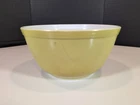 Vintage Pyrex Light Green #402 1-1/2 Quart Mixing Bowl "Avocado Green?"