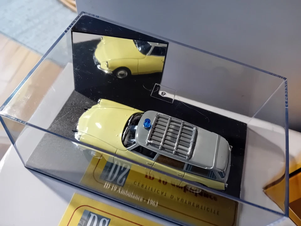 1/43 CITROËN ID 19 AMBULANCE 1963 ATLAS EN BOITE VITRINE ET CERTIFICAT - Photo 3/4