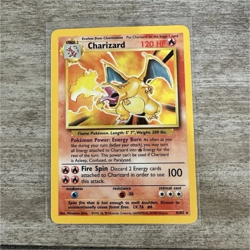 Charizard 4/102 Base Set 120 HP Holo Rare Pokémon TCG Card Wizards of the Coast