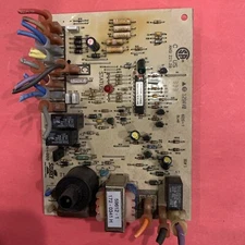 YORK COLEMAN LUXAIRE 025-35304-000 IGNITION CONTROL BOARD USED