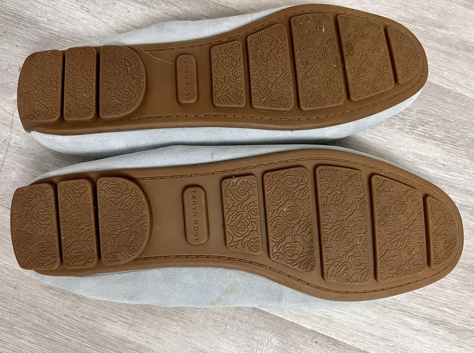 Zapato mocasín Taryn Rose Kristine gamuza sedosa estilo conducción. 8B Foto 2 de 4